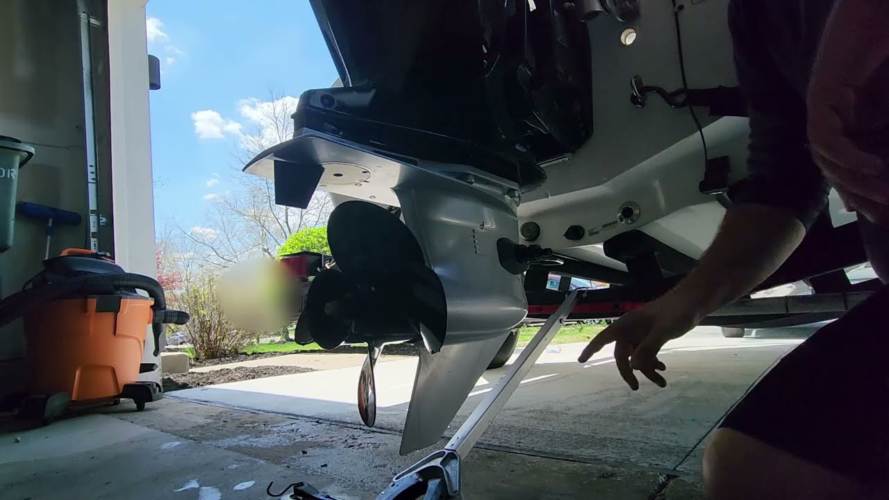 How to Use Engine Muffs to Start Your Boat Engine Out of Water