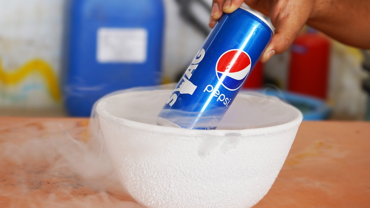 Pepsi In Liquid Nitrogen - Experiment