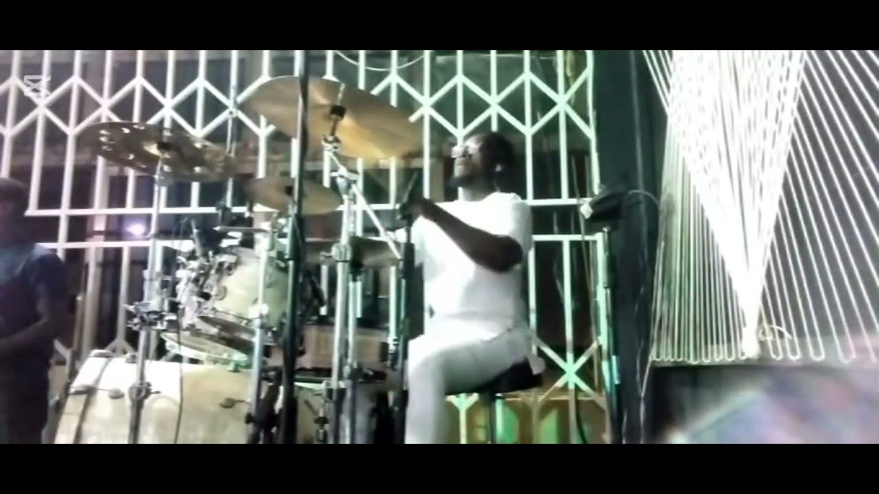 Did this drummer took something to calm him on this high life medley