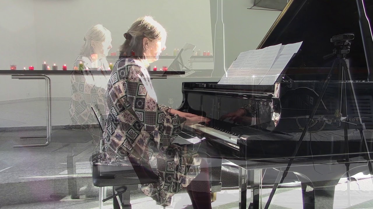 Marie-Luise Hinrichs plays Pergolesi Stabat Mater and Hildegard von Bingen pieces