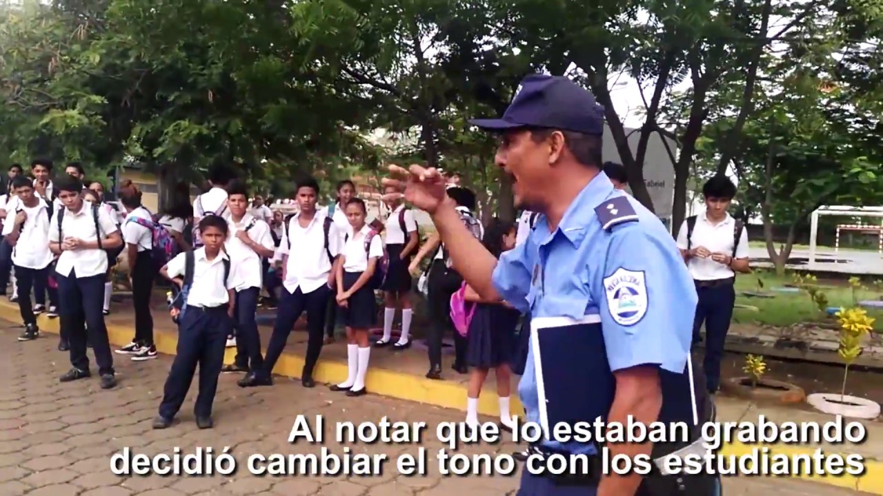 LA PRENSA constata abuso de policía a estudiante en colegio de Managua