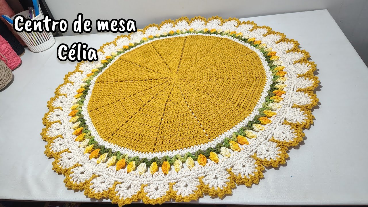 Centro de mesa com tulipa em crochê Célia 