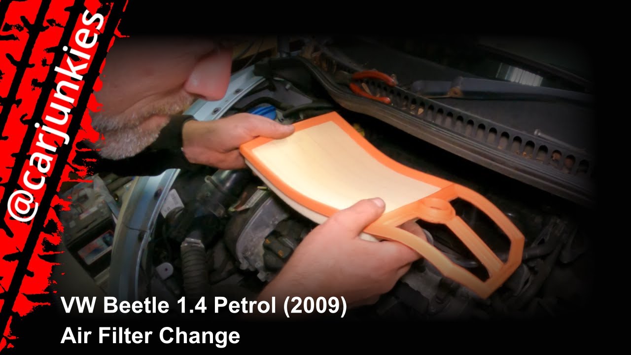 VW Beetle 1.4 Petrol (2009) - Air Filter Change