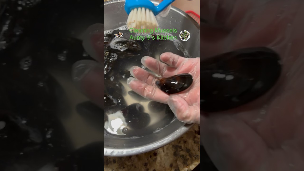 How to Clean Mussels 