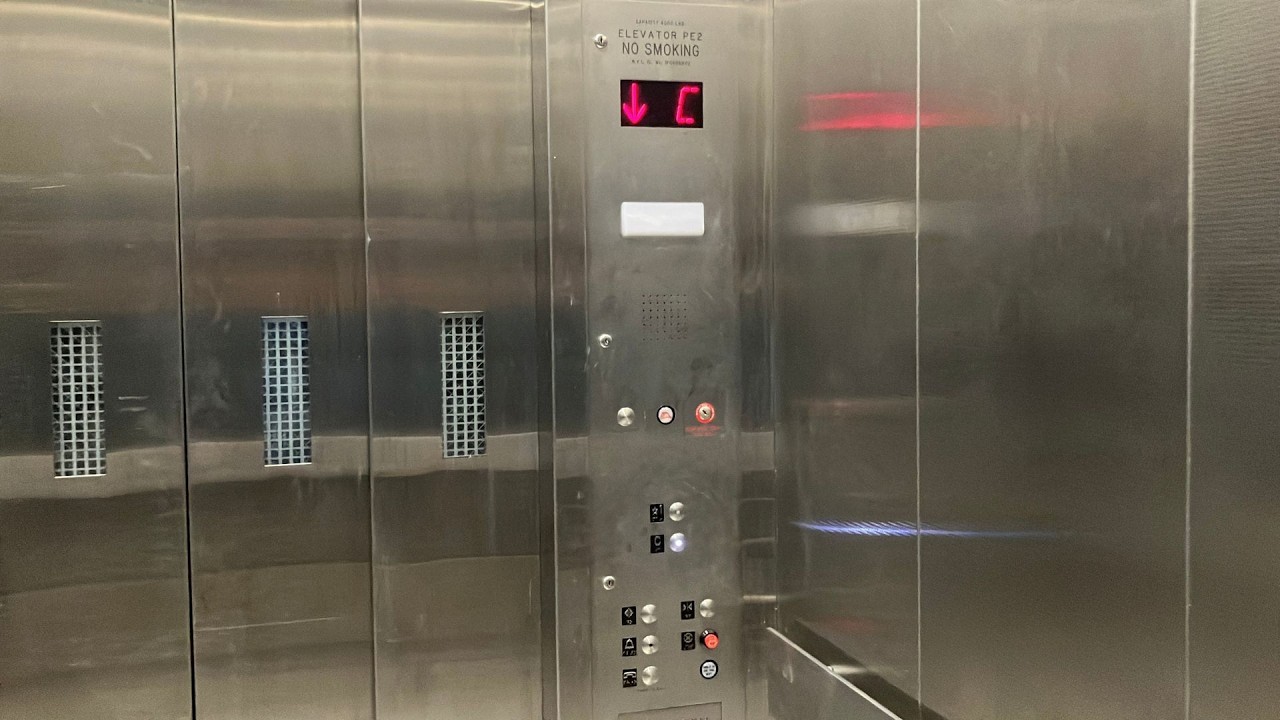 Unknown Inground Hydraulic Entrance Elevator at Trader Joe's (E 14th St/1st Av) - East Village, NY