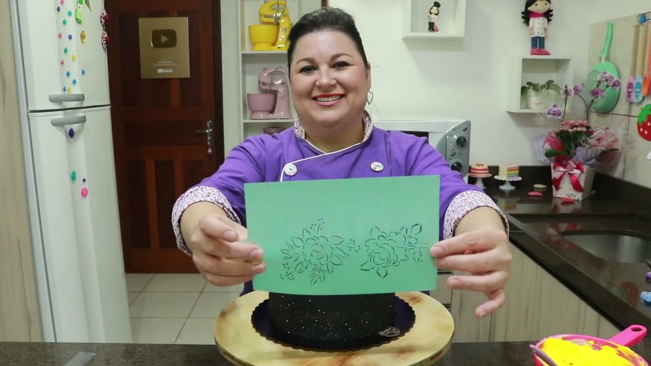 A tendência dos estêncil em bolo está chegando! Bora aprender?!