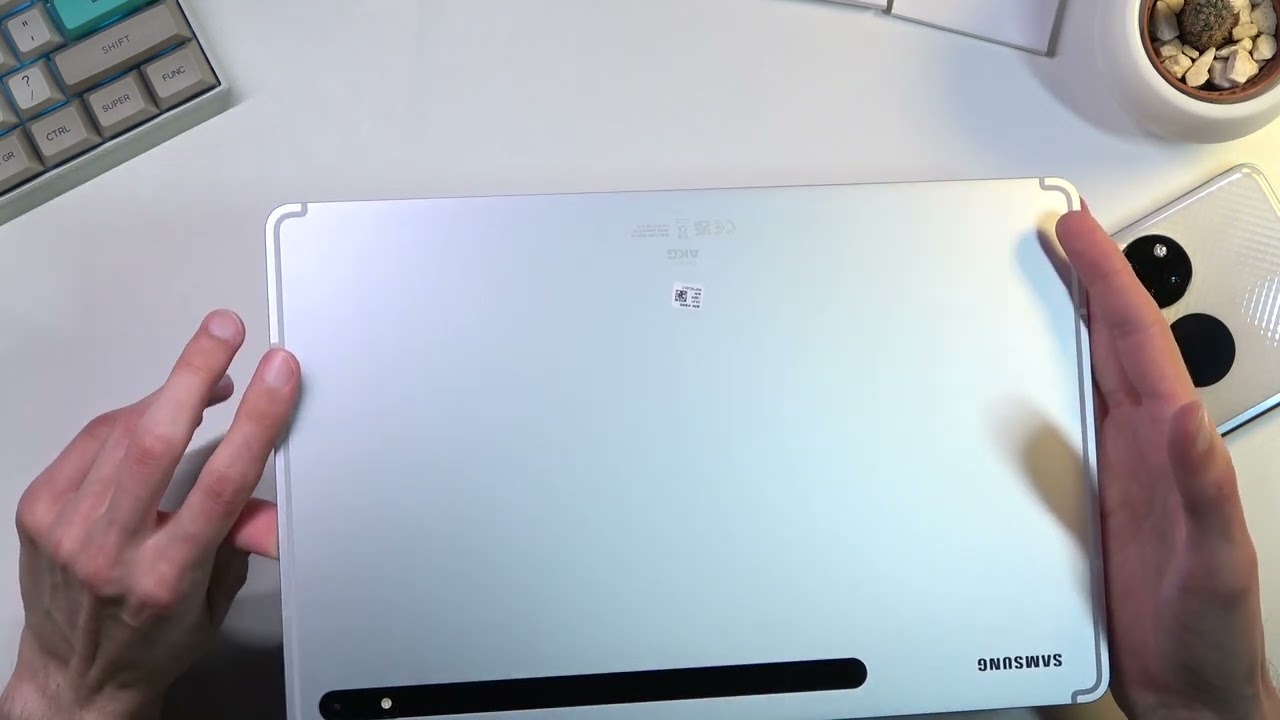 Samsung Galaxy Tab S8+ Unboxing: First Look