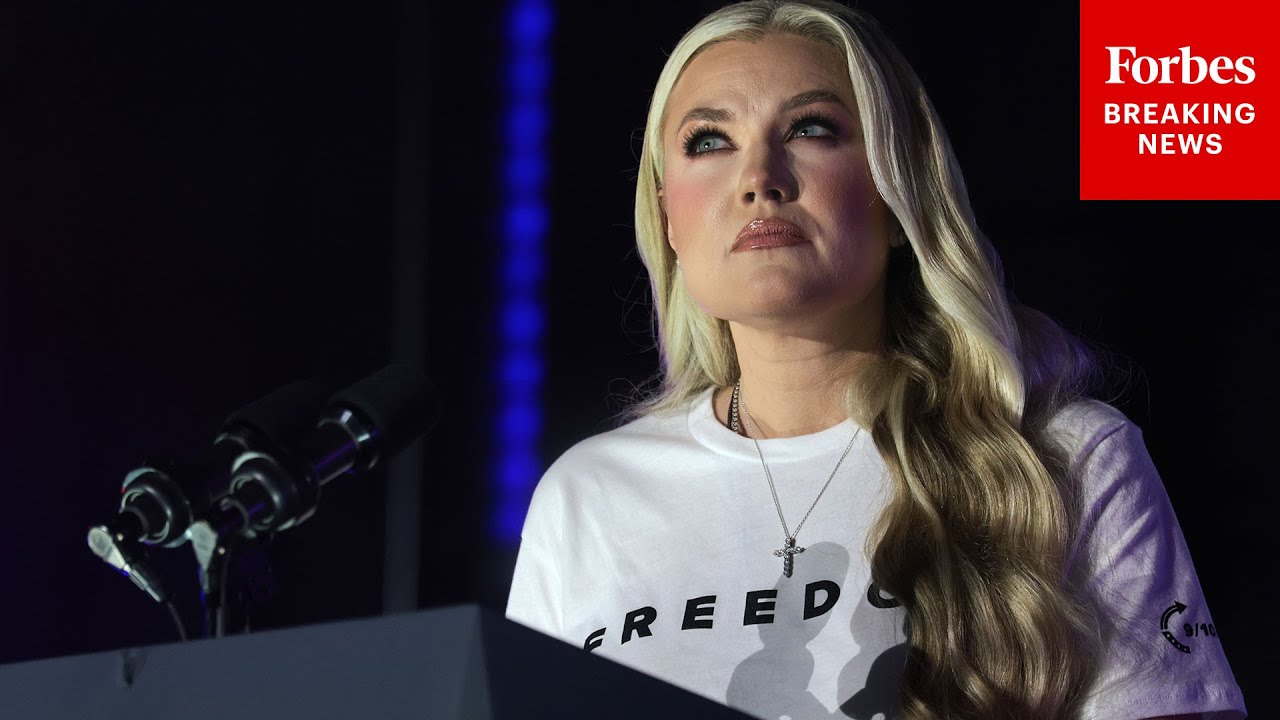 ПОЛНЫЙ ТЕКСТ: Генеральный директор Turning Point USA Эрика Кирк выступает на мероприятии TPUSA в ...