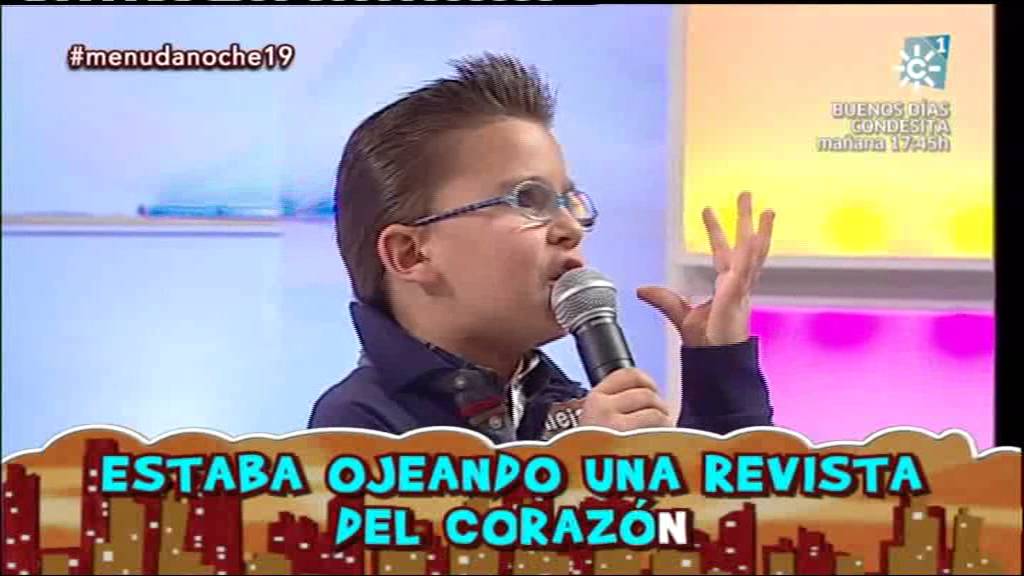 ALEJANDRO CANTANDO A ELENA FURIASE