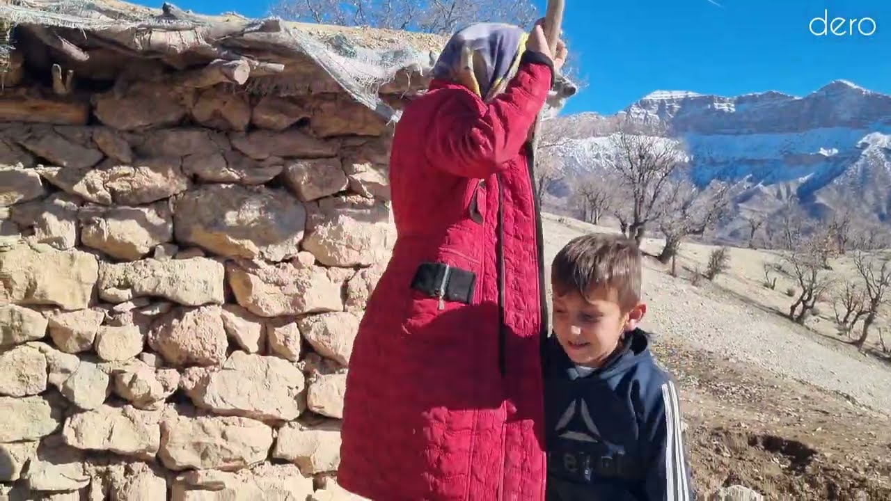A Simple Nomadic Day | Feeding the Family Dog, Helping a Farmer, and Amin’s Honest Work in th