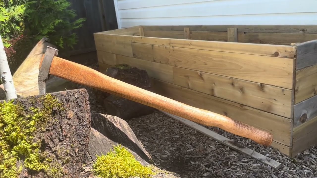 Pickaroon made out of Sven's axe offcut!