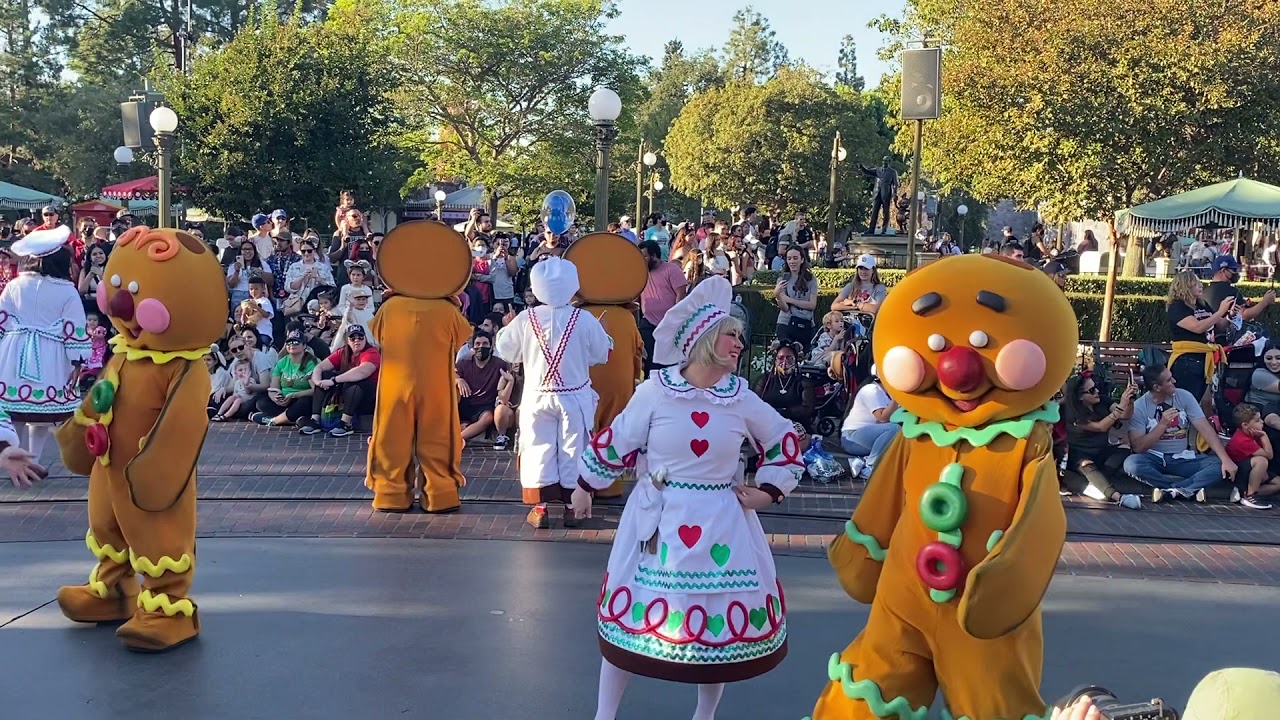 Christmas Fantasy Parade 2021 at Disneyland Anaheim