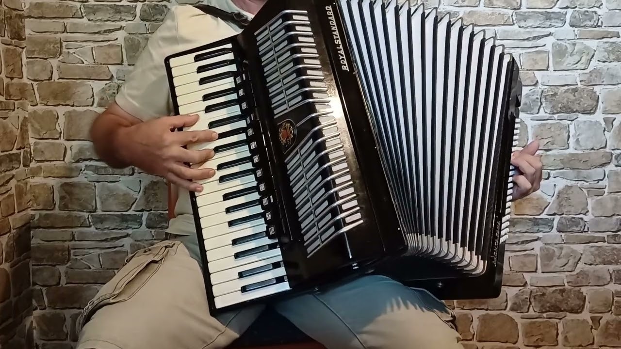 Van egy ház a Tisza parton