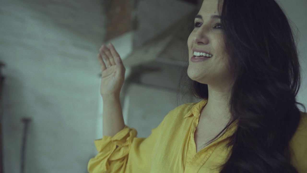 Alba Carmona - A Tiempo (Videoclip Oficial)