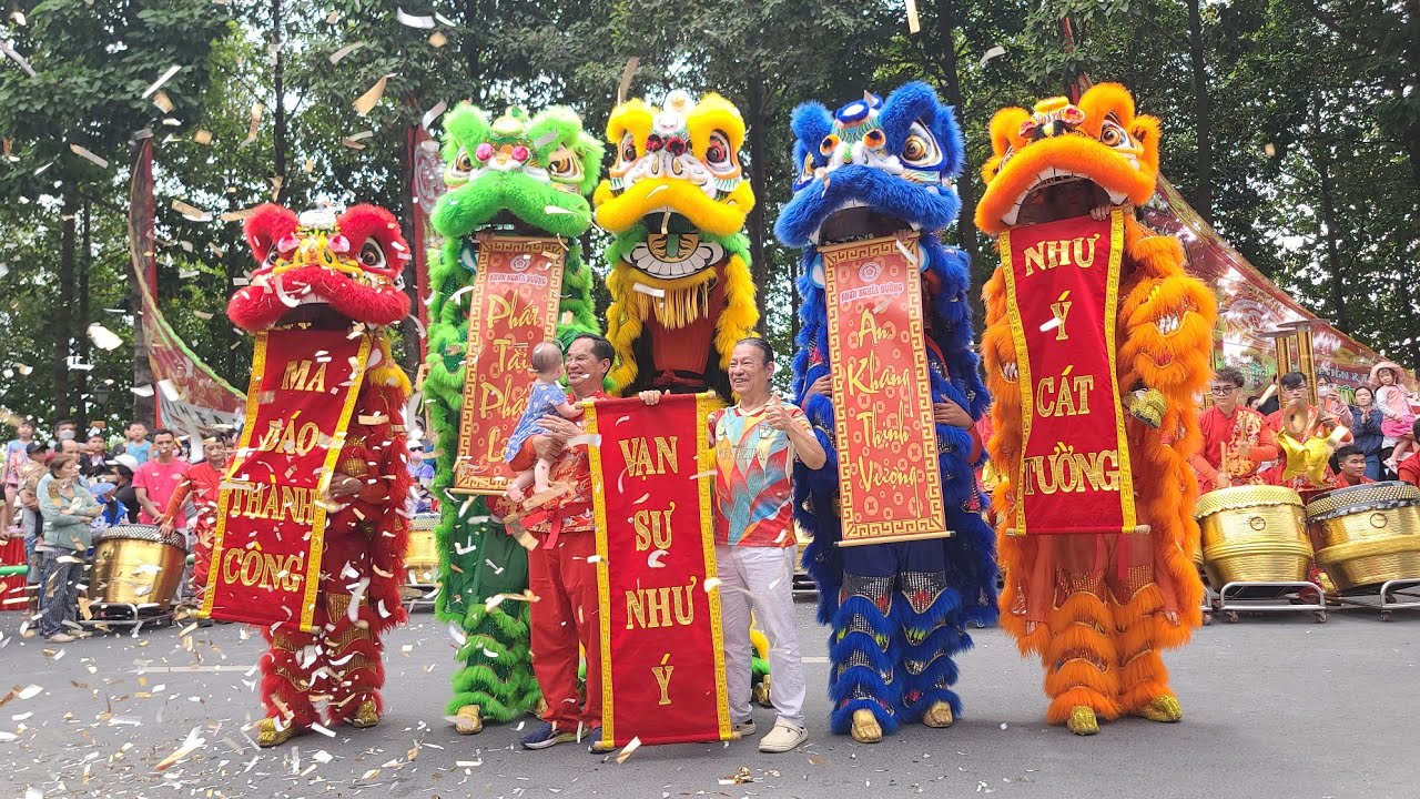 Mùng 7 Tết 2026, Đoàn Nhơn Nghĩa Đường múa lân ở  Tổ Quán