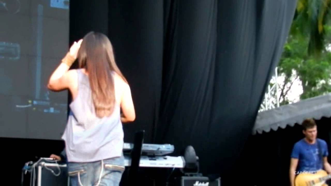 Charice - Crazy In love / Rolling in the deep / Telephone, F1 Singapore Grand Prix (day 2)