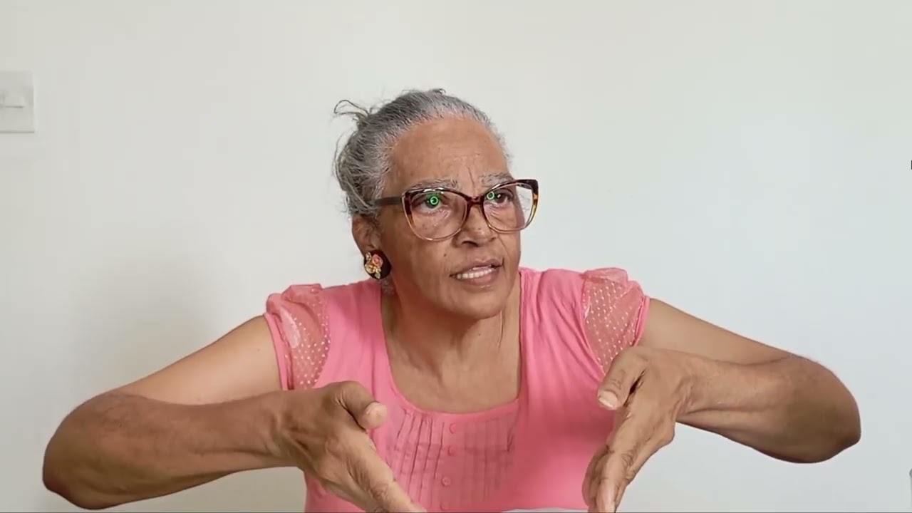 Aula da vogal  U  da professora Yarali