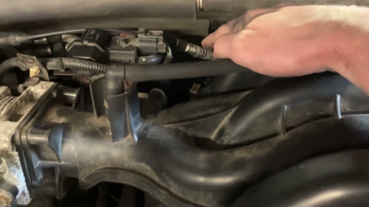 2007 Ford Explorer SOHC 4.0l fuel rail pressure sensor replacement