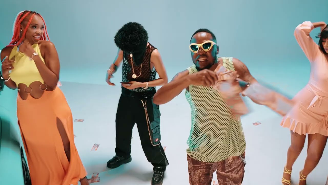 Kaleb Singa-Girls Love Me Remix feat. Trio Mio (Official Music Video)
