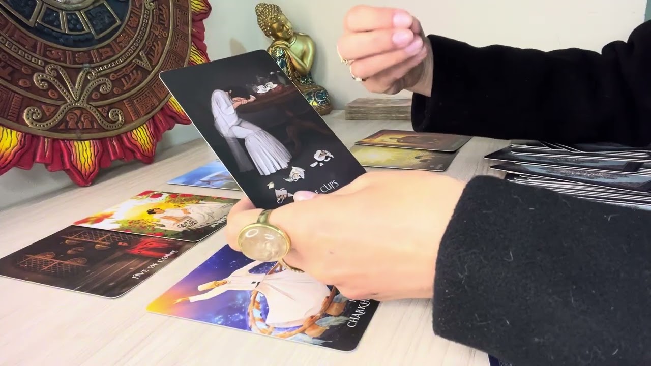 Pense em ALGUÉM e RECEBA uma MENSAGEM do UNIVERSO ✨ Tarot 🔮💌