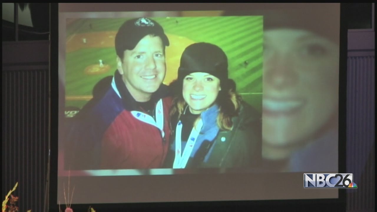 Hundreds pack air museum in Oshkosh to mourn loss of Sonex C.E.O.
