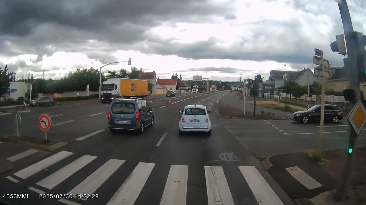 Road N10, Vendôme, Commune en France, 2:18 pm, 30.07.2025