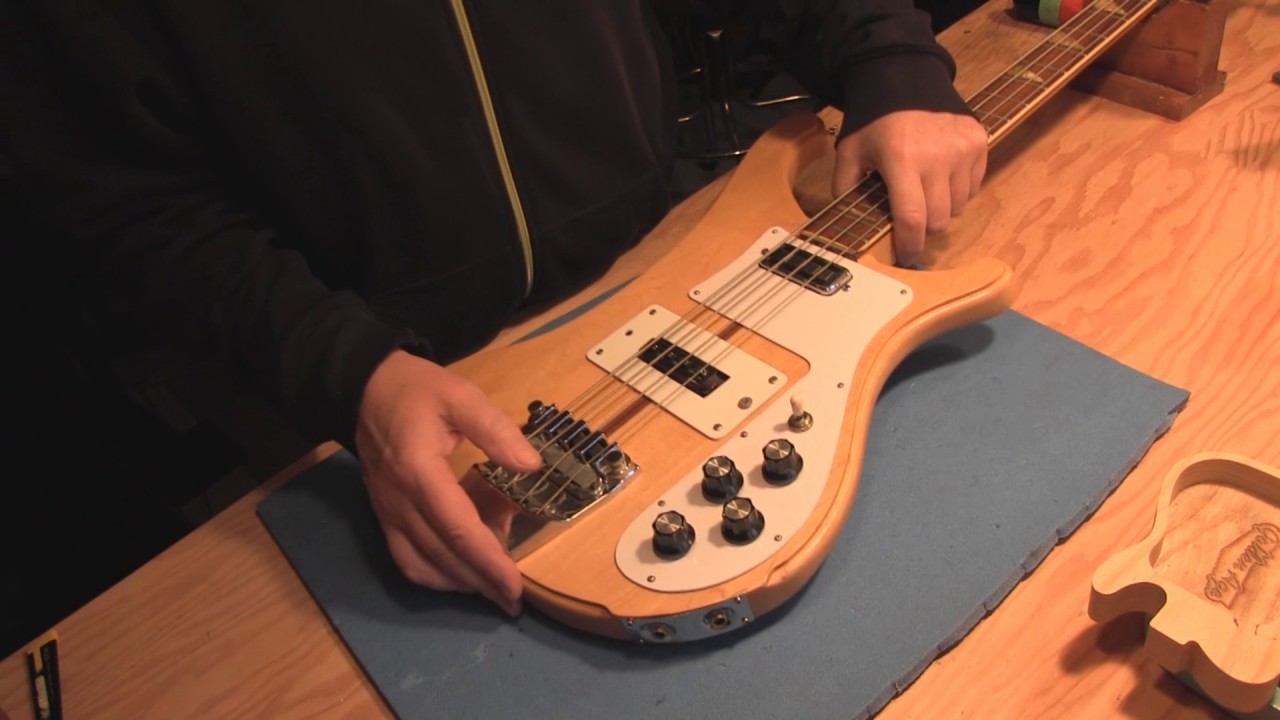 Копия бас-гитары Univox Rickenbacker