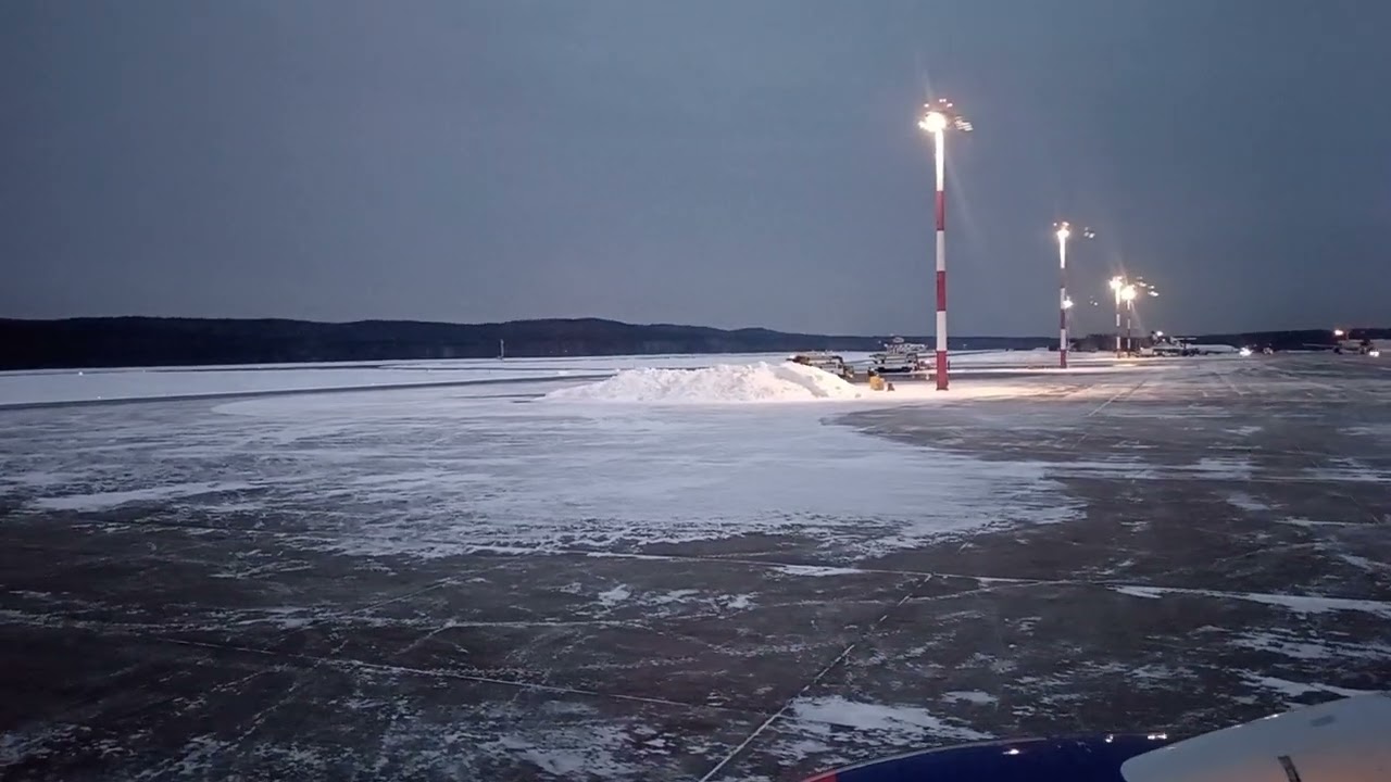 Руление и взлёт из  Красноярска