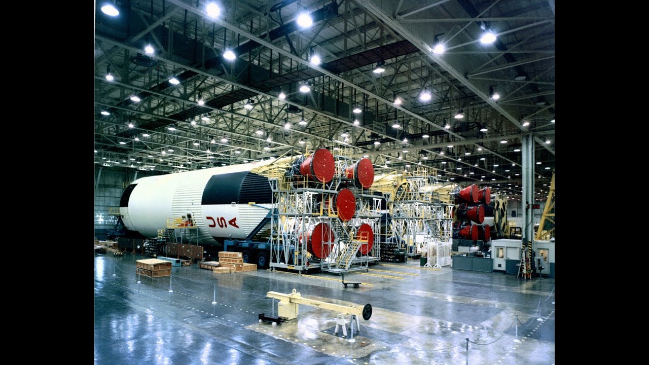 Сборка Estes Saturn V в масштабе 1/100: Часть 5. Установка нижней деталировочной плёнки
