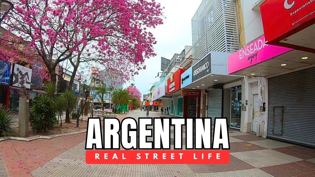 🚶&zwj;♂️ Walking Tour of Resistencia City 🇦🇷 | Sunday Walk on the Pedestrian Street ☁️