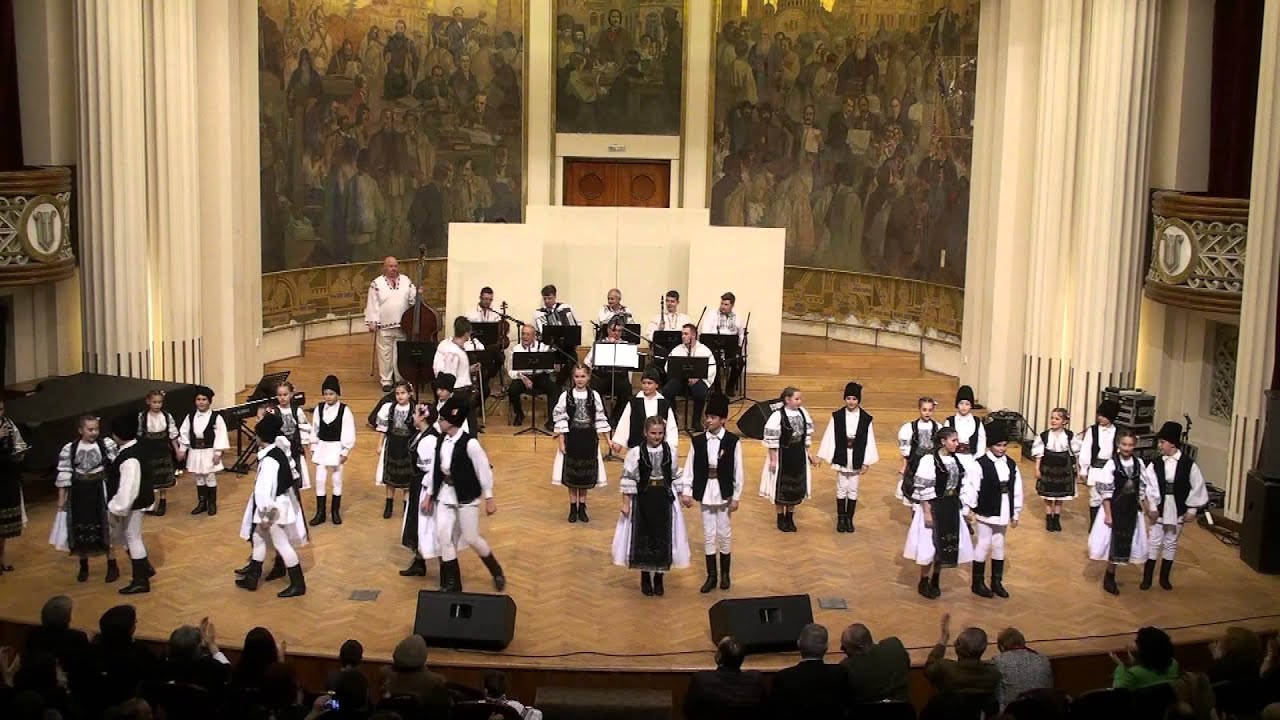 Spectacol dedicat Zilei Femeii MARTIE 2016