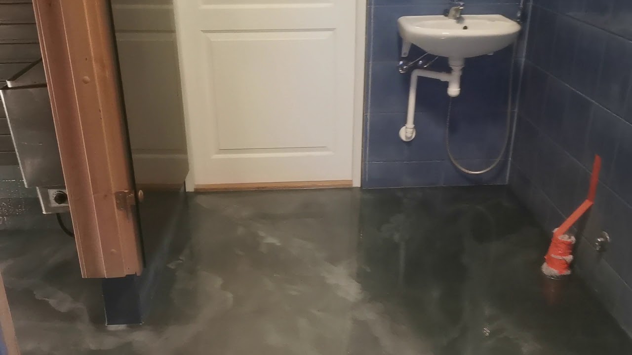 3D lattia kaakelin päälle. Belakon pinnoite Oy