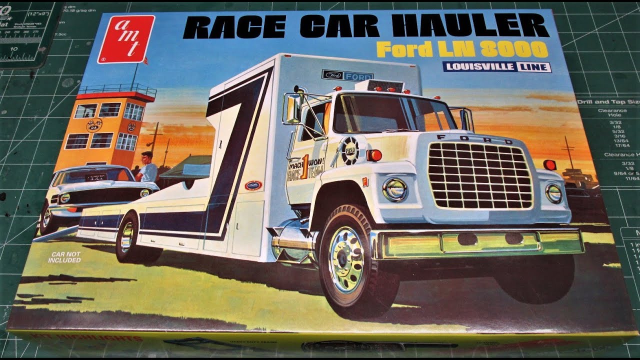 Ford LN 8000 Diesel Race Car Hauler 1/25 Scale Model Kit Review Unboxing AMT 1316 Round2Models