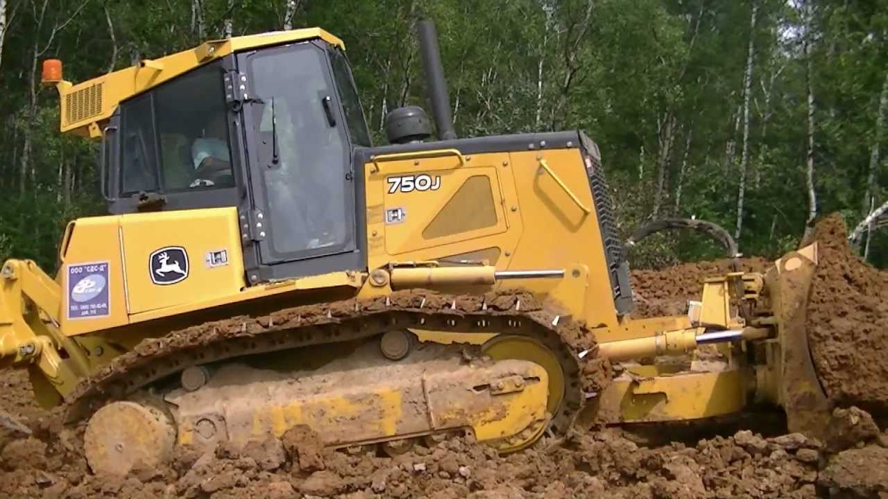 John Deere 750J and Komatsu D65E