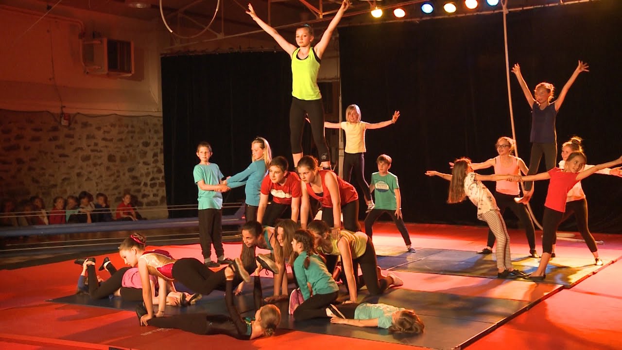 Spectacle de l'école de cirque de Saint-Pair-sur-Mer