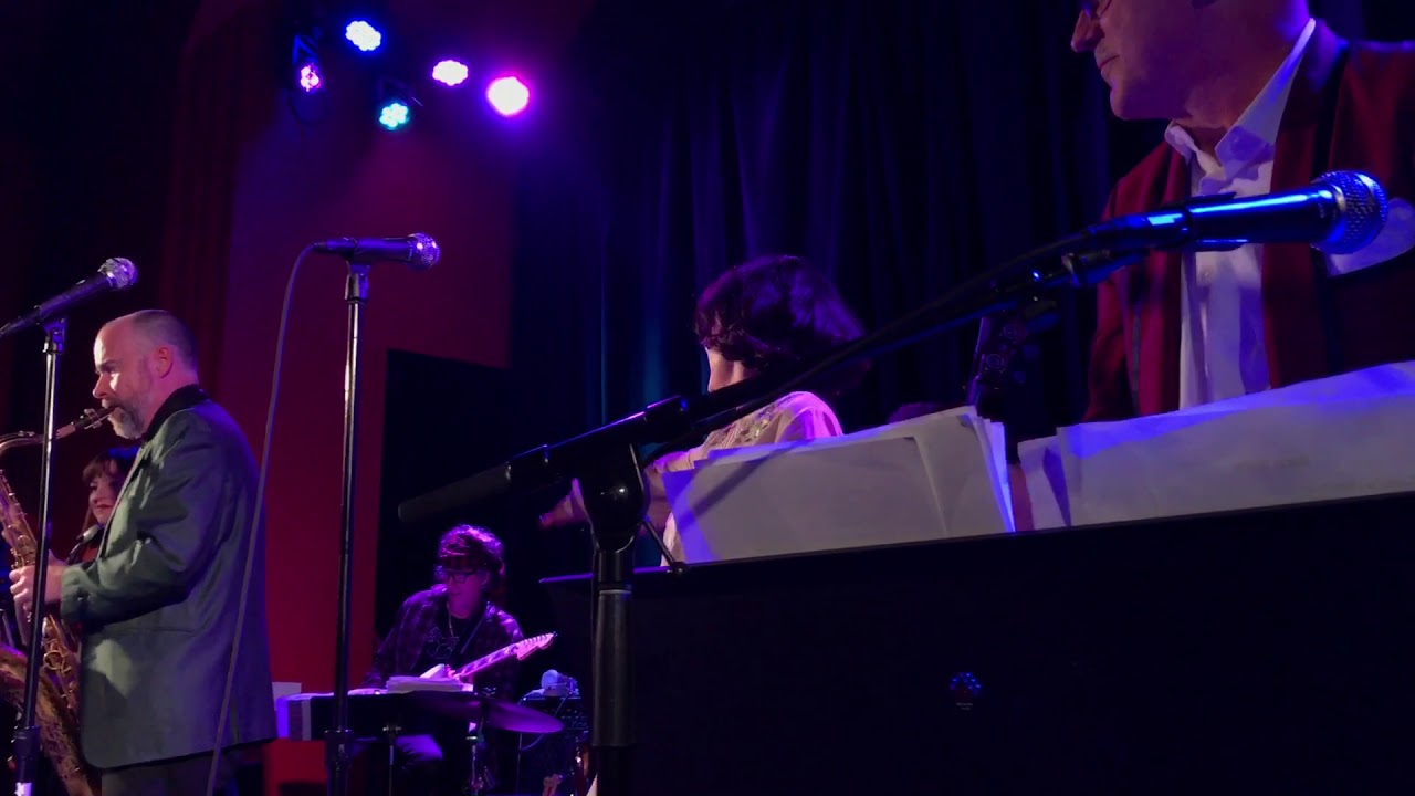 Sherilyn Fenn doing Audrey's Dance at SF Sketchfest 2018