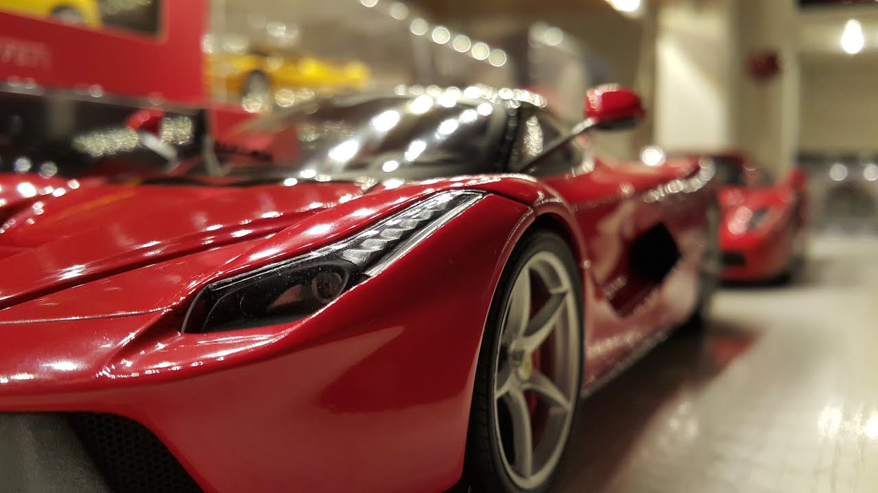 LAFERRARI HOT WHEELS ELITE vs. ENZO Ferrari HW 1:18