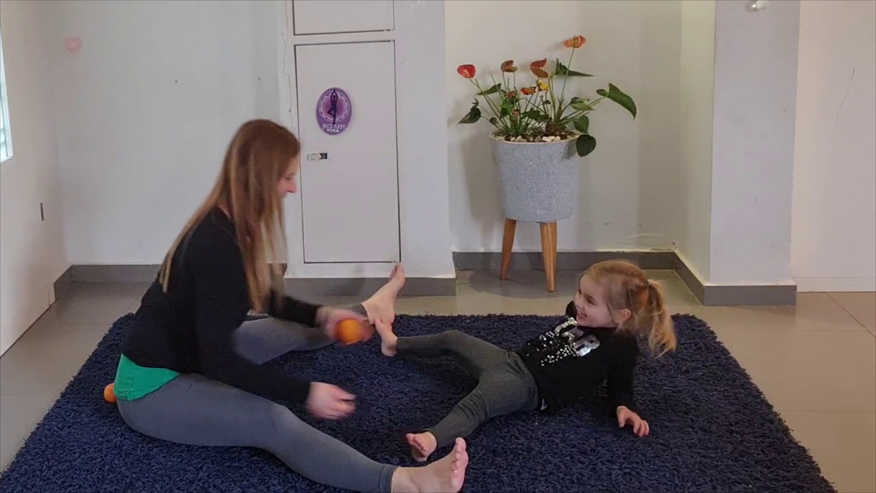 שיעור תנועה ויוגה לקטנטנים בנושא טו בשבט