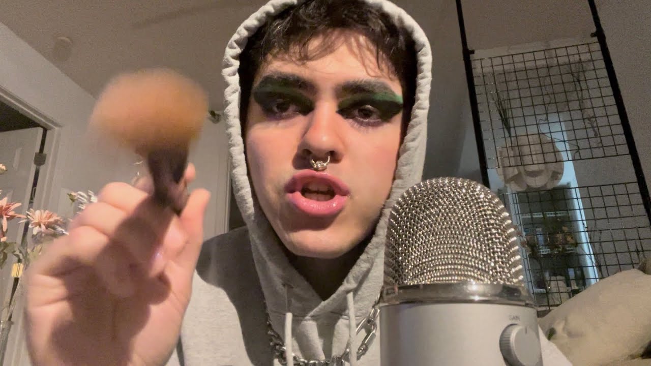 ASMR - Doing your Makeup *Fast and Aggressive* (Gum Chewing) ^_^