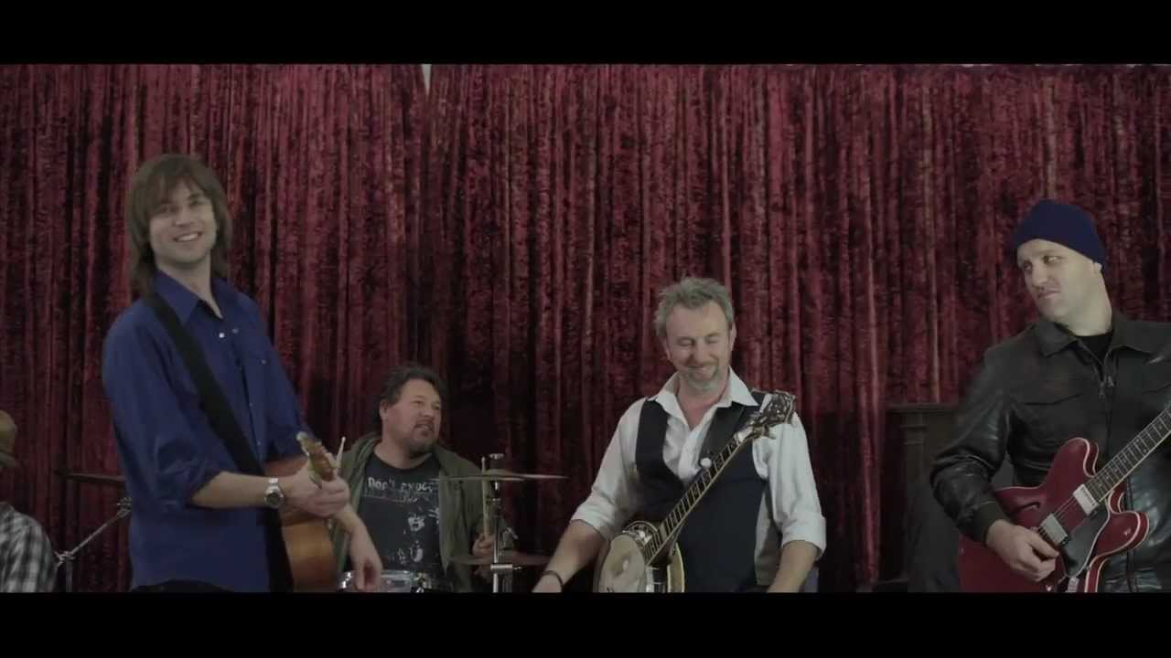 Mark Wells - Give it up (Official Music Video)