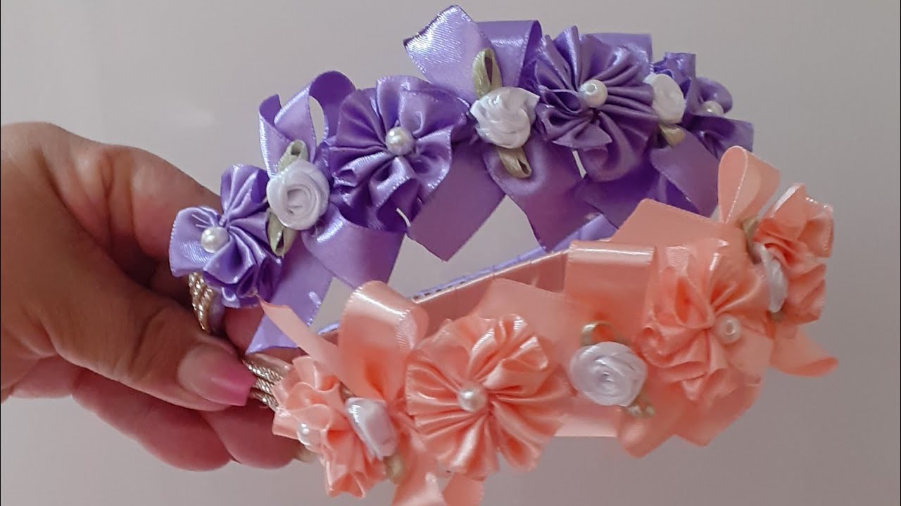 Tiara Delicada de Fuxico na Fita ñ03 de cetim @taniamultiarts