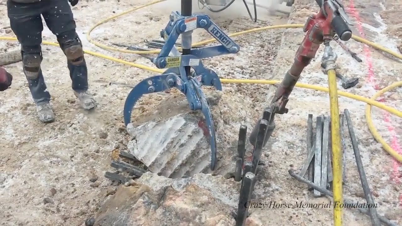 Crazy Horse Memorial meets Rock lift - Kenco