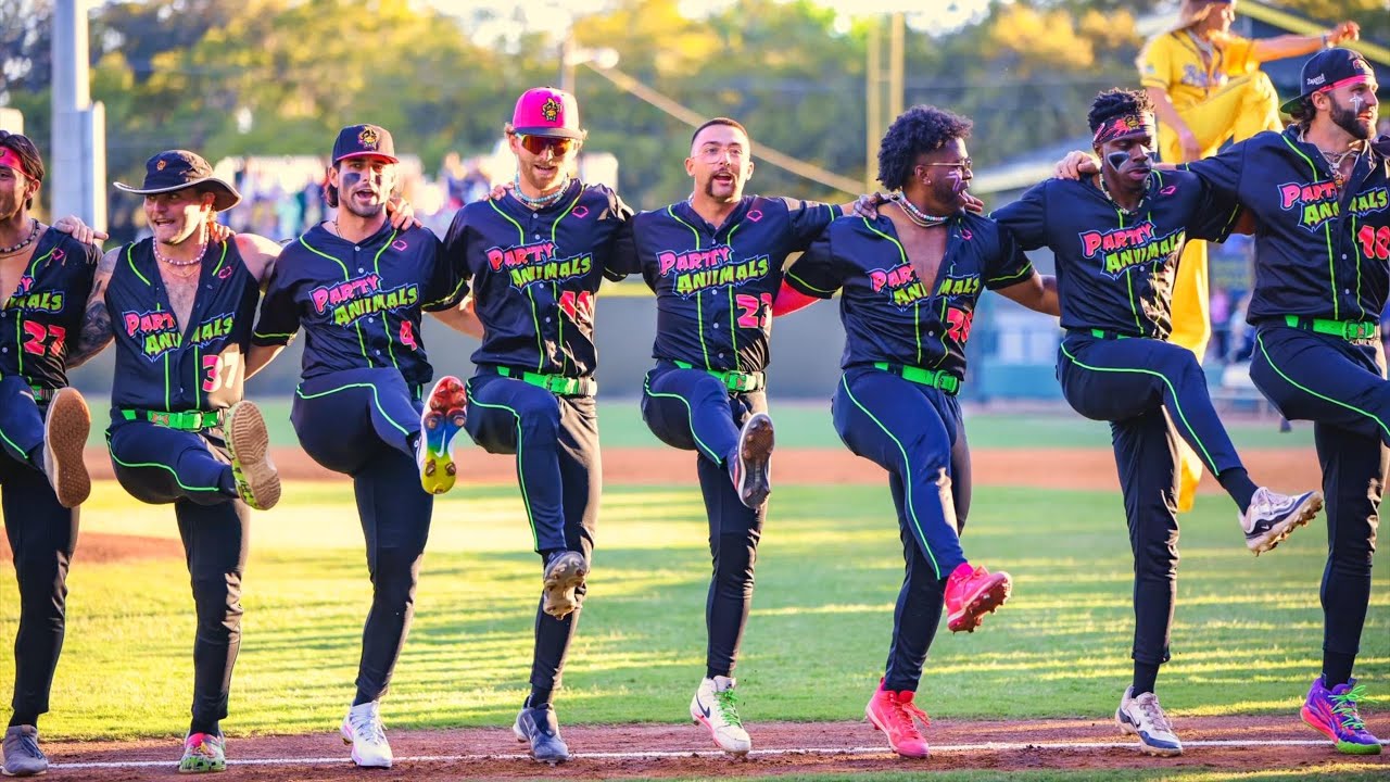 THE MOST FUN BASEBALL GAME EVER‼️ PARTY ANIMALS VS SAVANNAH BANANAS🥊🎉