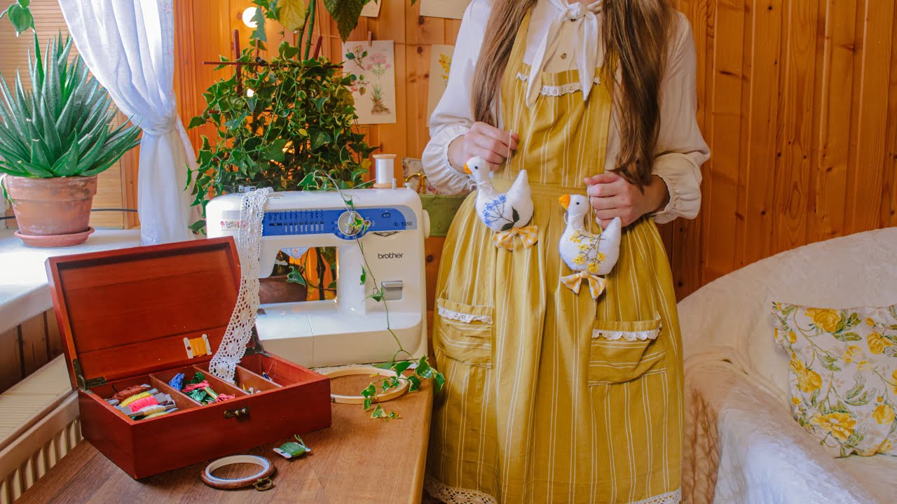 Снежные зимние дни. Медленный ритм жизни в деревне. Выпечка хлеба и шитье весенних уток