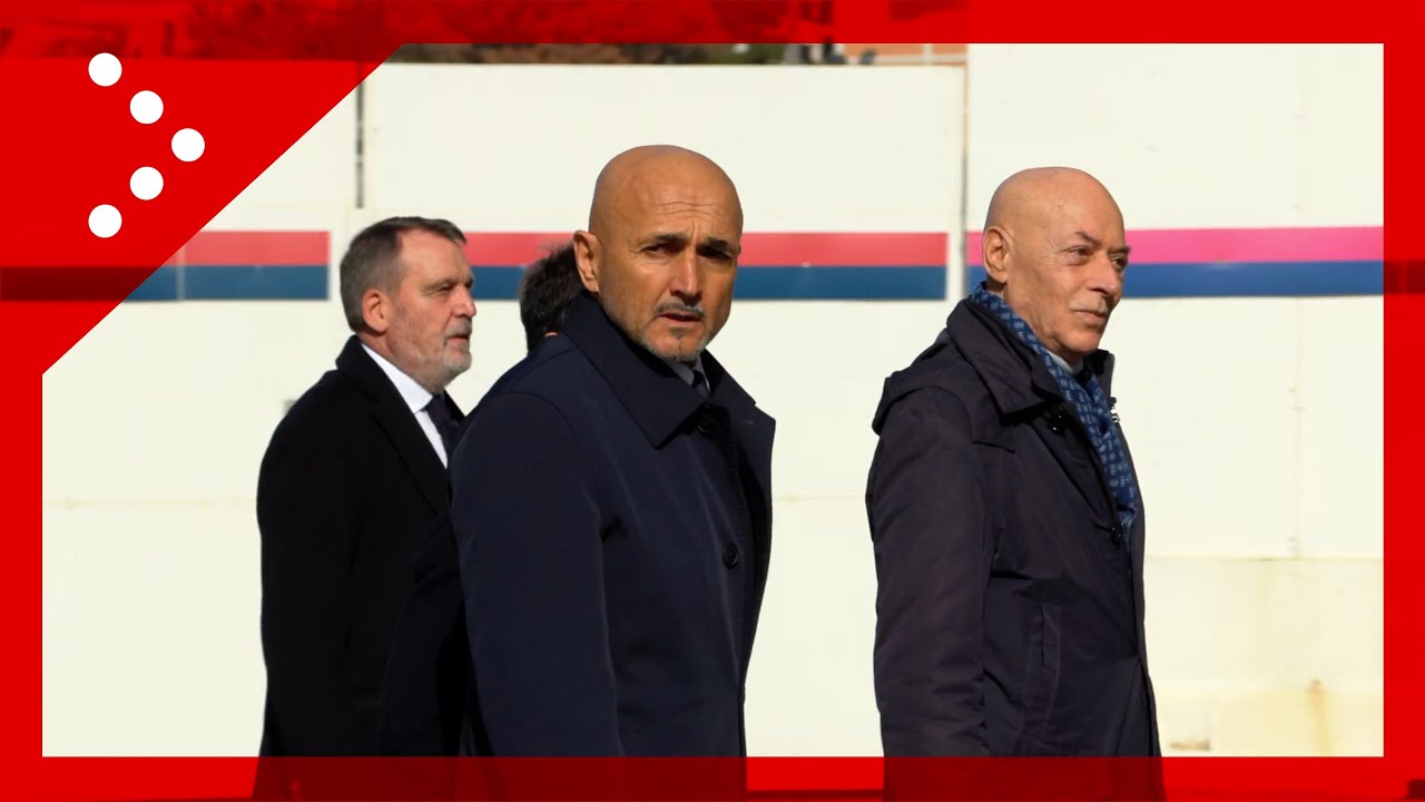 Gigi Riva, delegazione della Nazionale visita la camera ardente a Cagliari