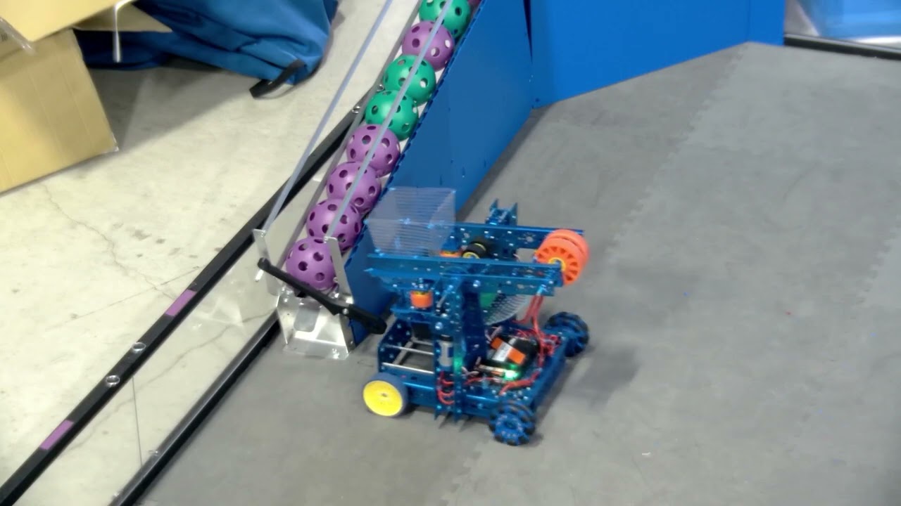 Studica FTC 2025-2026 DECODE Starterbot releasing the balls  - FTC Starter Bot