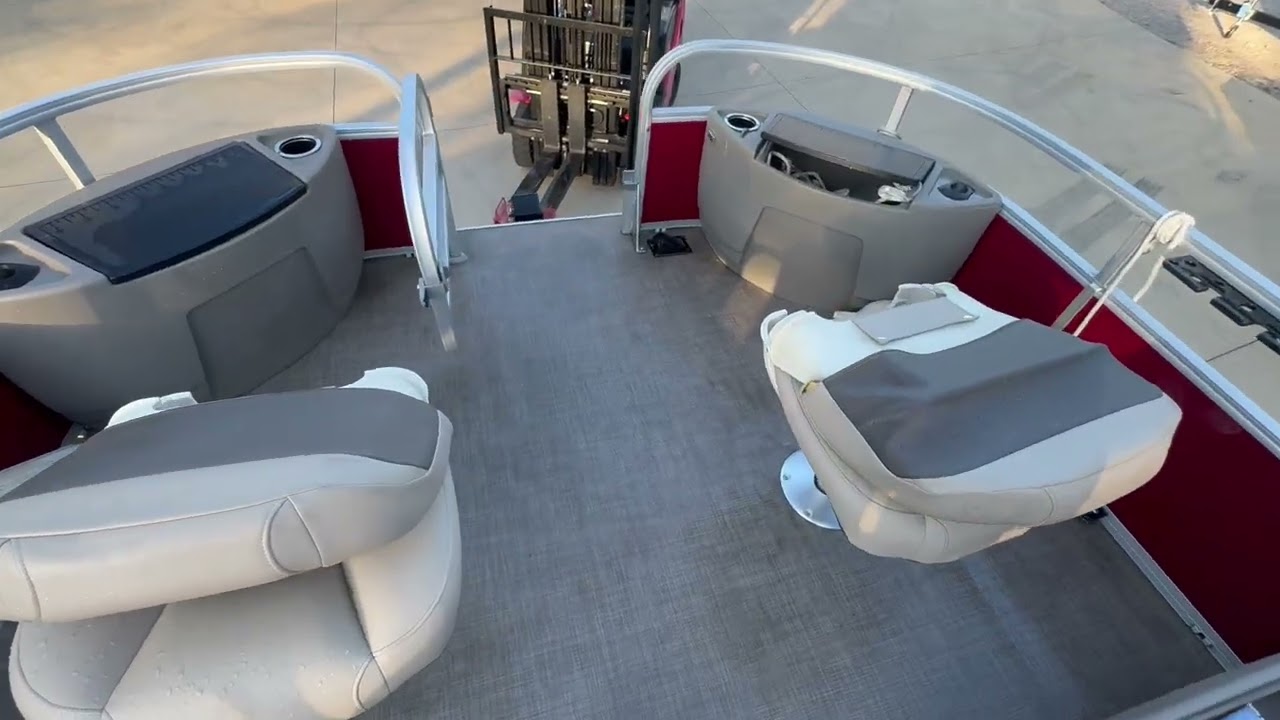 2022 Sun Tracker Bass Buggy 18 DLX Review | Mercury 75 HP | Low Hours, Fully Serviced Pontoon!