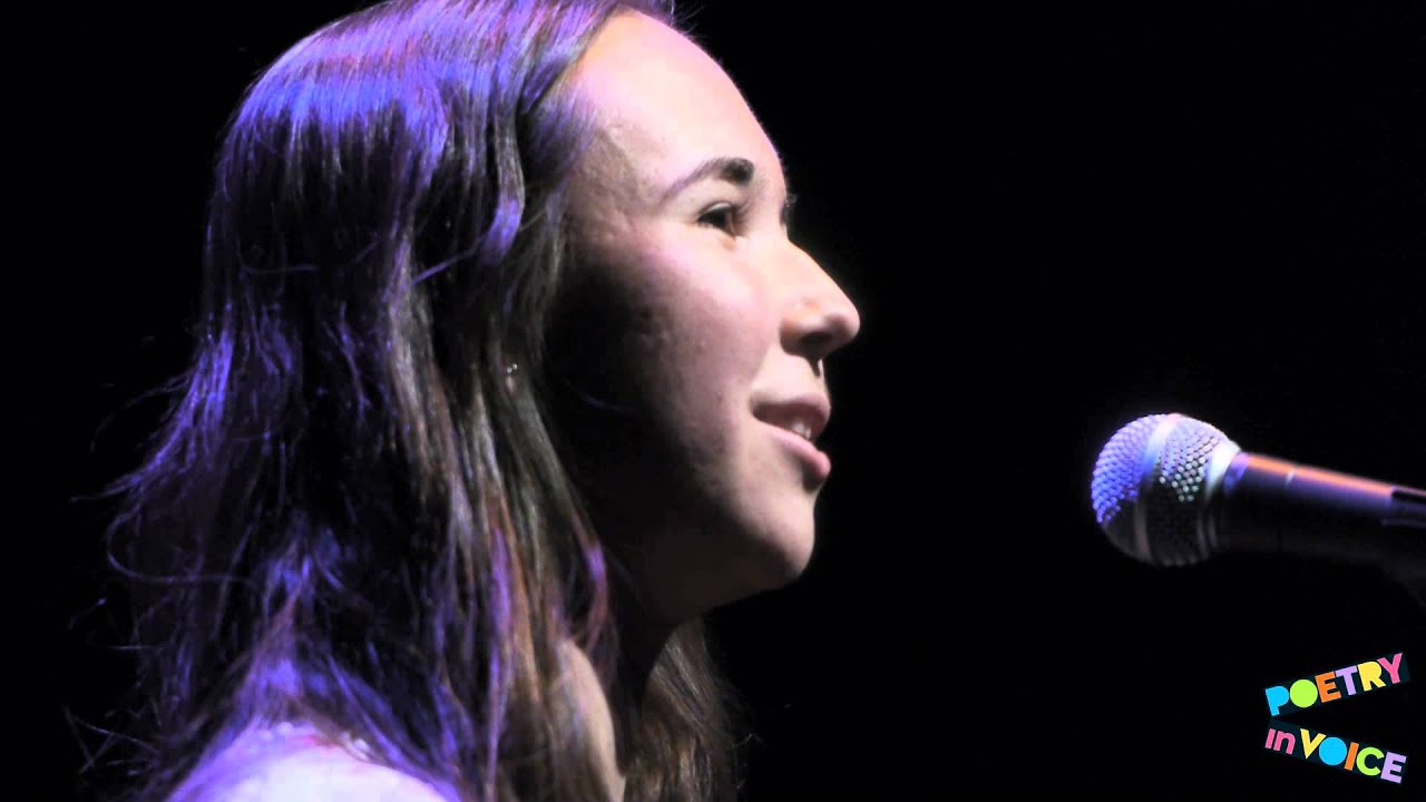 Karina Cristea, des Voix de la poésie, récite  « Clair de lune » de Victor Hugo