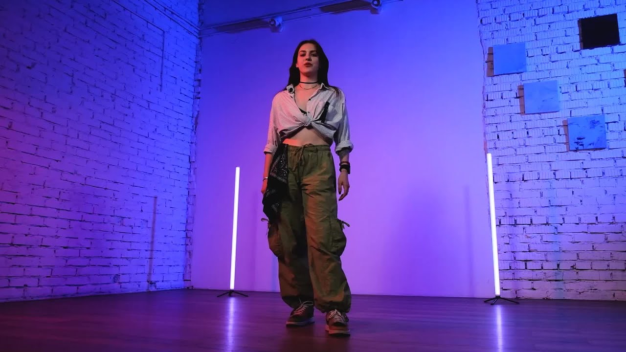 Dancehall для начинающих: полный урок с разбором 3 элементов от Анны