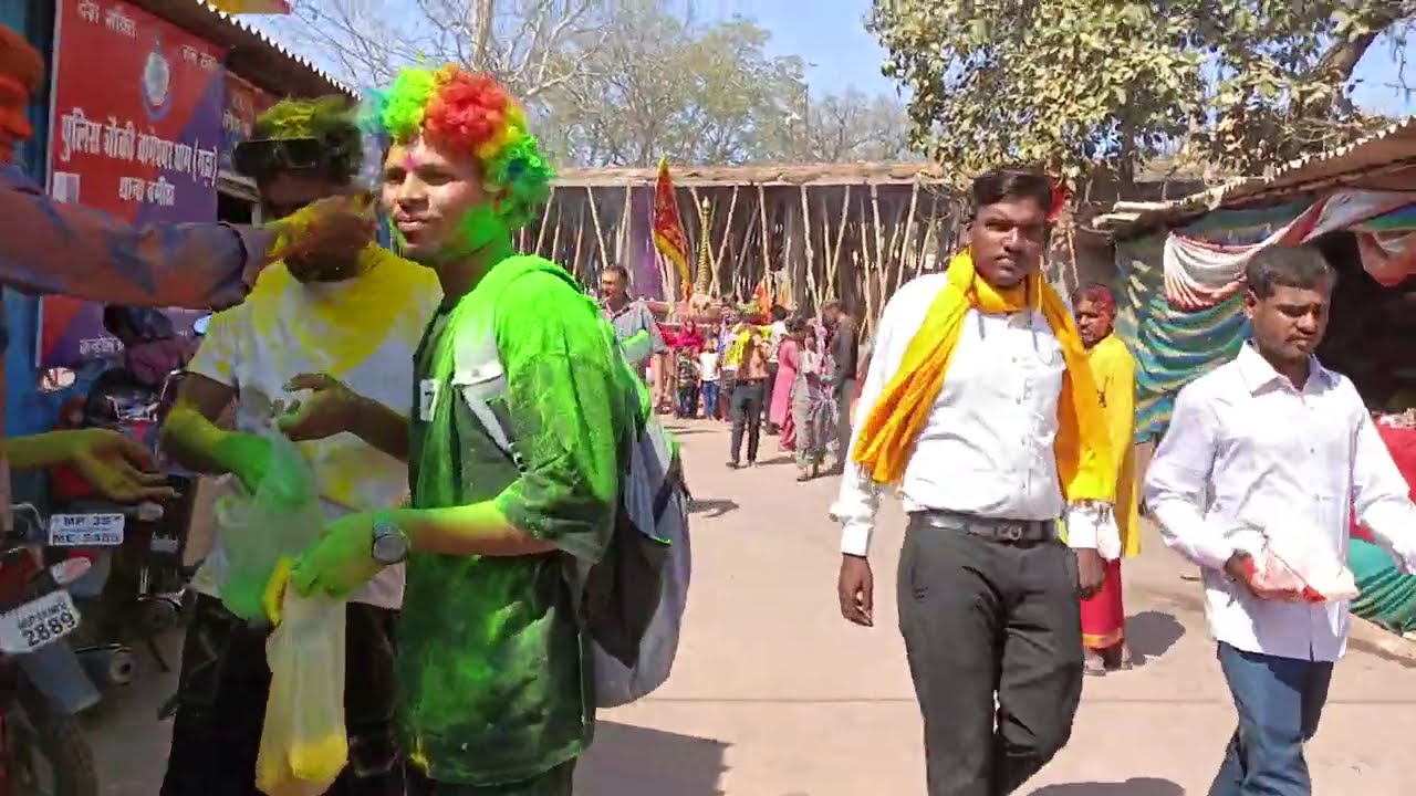 बागेश्वर धाम में होली का अद्भुत नज़ारा | भक्तों की परिक्रमा और रंगों की भक्ति 🌸🙏